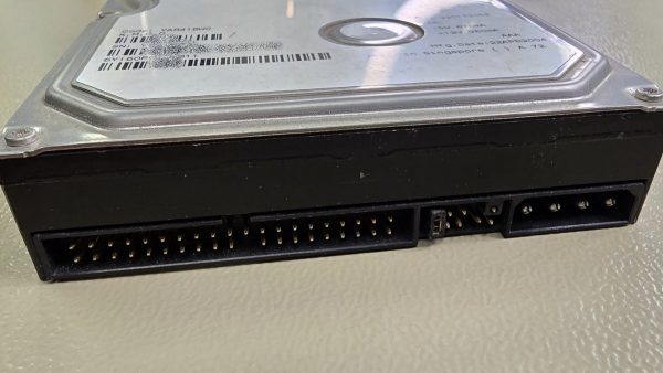 The wide 40-pin PATA connector and four-pin Molex power – an interface that has completely vanished from today's